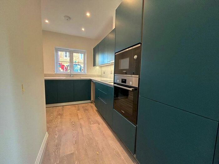 3 Bedroom Semi-Detached House To Rent In Denning Drive, Warfield, Bracknell, Berkshire, RG42