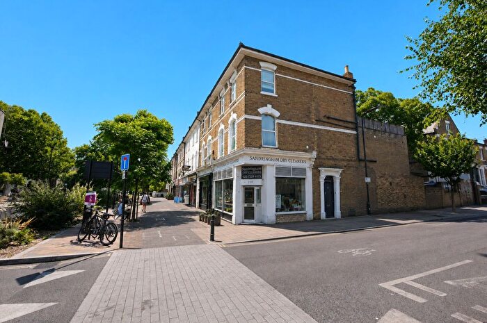 2 Bedroom Flat To Rent In Sandringham Road, London, E8