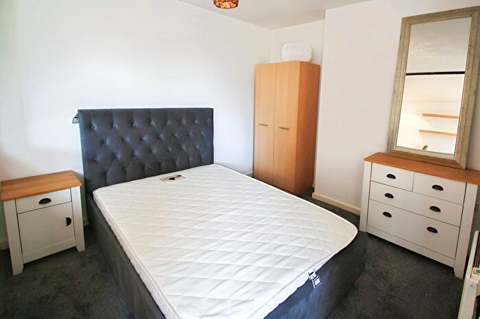 1 Bedroom Flat To Rent In Beringa, Gotts Road, Leeds, West Yorkshire, LS12