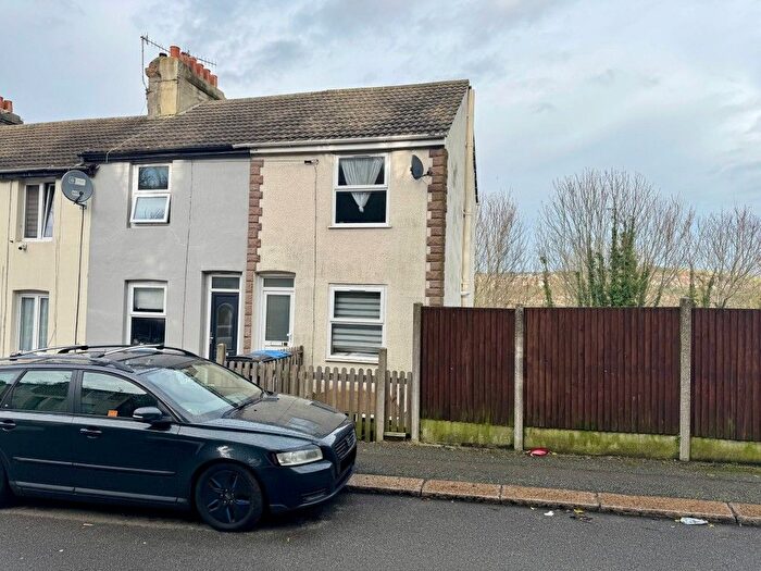3 Bedroom End Terrace House For Sale In Hillside Road, Dover, Kent, CT17