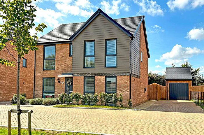 4 Bedroom Detached House For Sale In Kenney Drive, Littlehampton, West Sussex, BN17