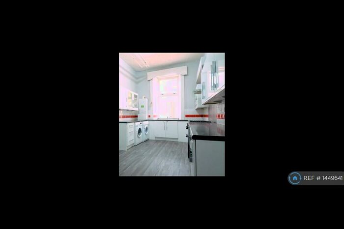 3 Bedroom Flat To Rent In Herriet St, Glasgow, G41