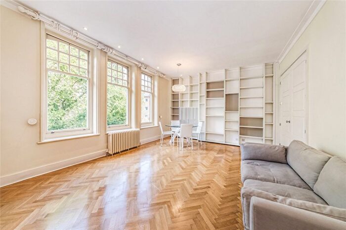3 Bedroom Flat To Rent In Elm Park Gardens, Chelsea, London, SW10