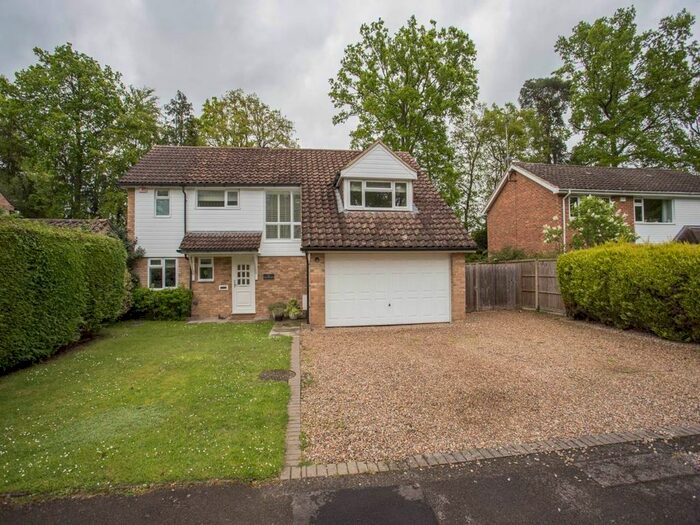 4 Bedroom Property To Rent In Oaklands Drive, Ascot, Berkshire, SL5