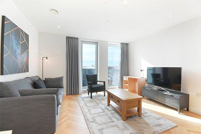 1 Bedroom Flat To Rent In Southwark Bridge Road, Elephant And Castle, London, SE1