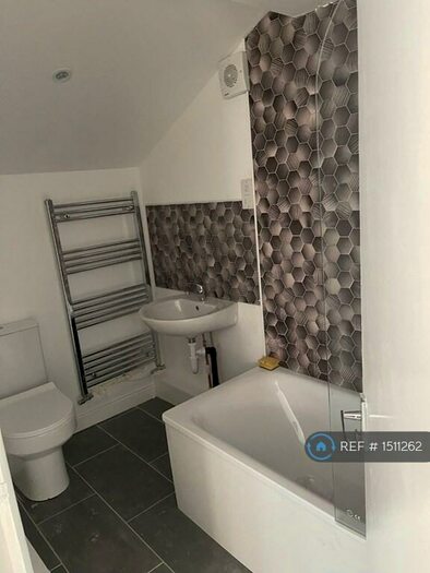 2 Bedroom Flat To Rent In Blenheim Walk Corby, Corby, NN18