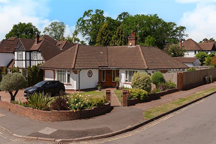 4 Bedroom Detached Bungalow For Sale In London Road South, Merstham, Redhill, RH1