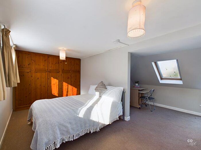 4 Bedroom Semi-Detached House To Rent In Stonecross Road, Brighton, BN2