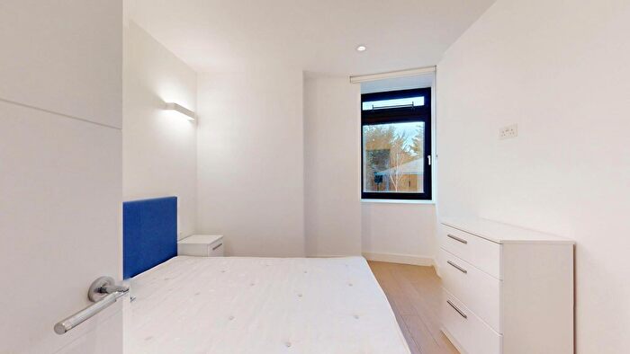 1 Bedroom Flat To Rent In New Horizons Court, Brentford, TW8
