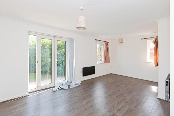 2 Bedroom Flat For Sale In Ridley Close, Barking, IG11