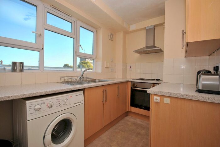 2 Bedroom Flat To Rent In Orb Street, London, SE17