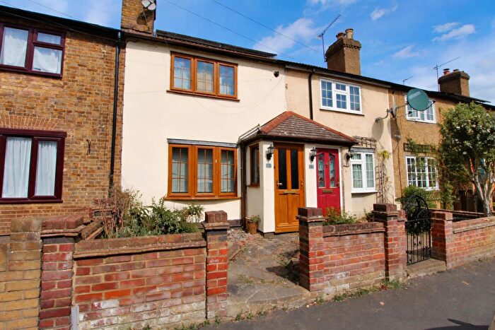 3 Bedroom Terraced House For Sale In Cecil Road, Cheshunt, Waltham Cross, EN8