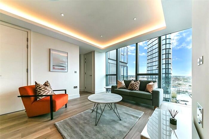 2 Bedroom Apartment To Rent In Carrara Tower, City Road, Islington, London, EC1V