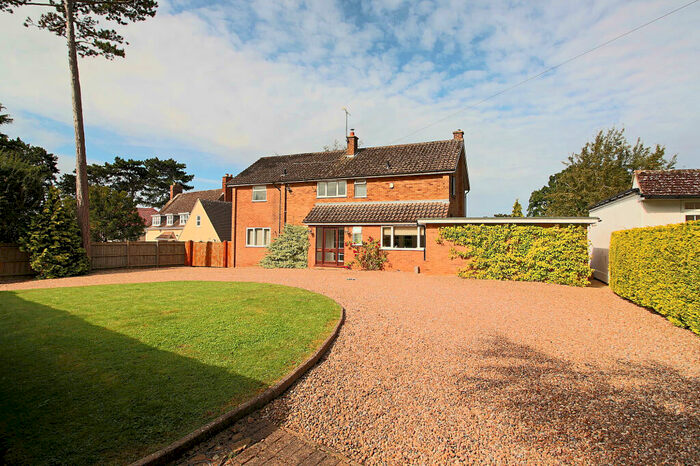 4 Bedroom Detached House For Sale In Church Lane, Gaddesby, LE7