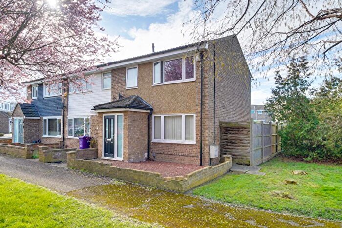 3 Bedroom End Of Terrace House For Sale In Wordsworth Close, Royston, SG8