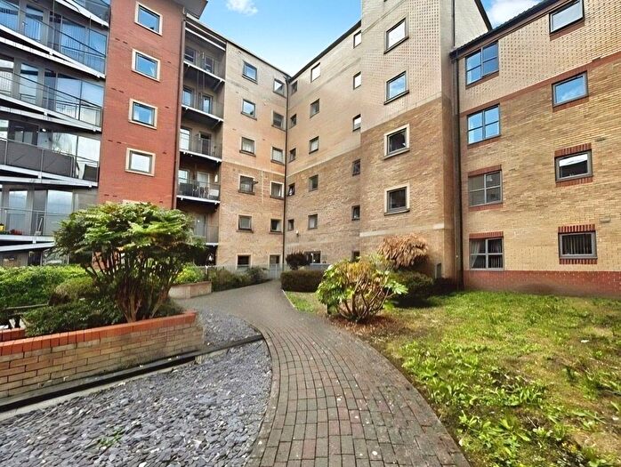 2 Bedroom Flat To Rent In Kentmere Drive, Doncaster, South Yorkshire, DN4