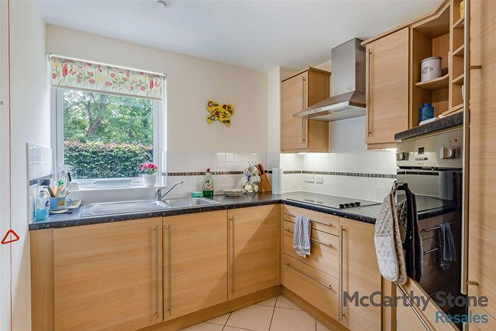 1 Bedroom Flat For Sale In Dutton Court, Station Approach, Off Station Road, Cheadle Hulme, SK8