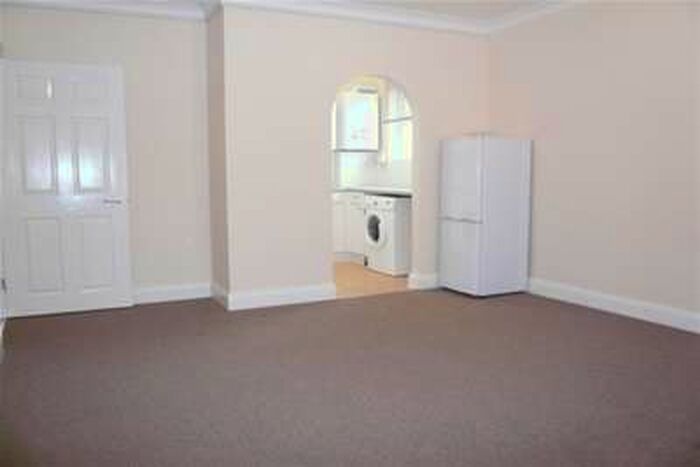 1 Bedroom Flat To Rent In Mackenzie House, Pembroke Road N8