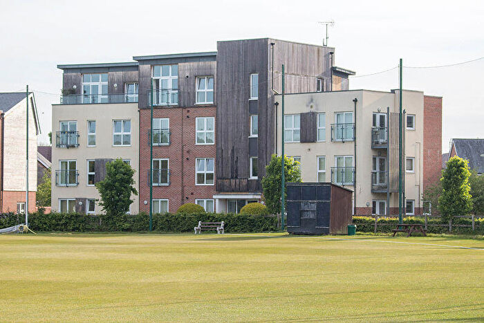 2 Bedroom Flat For Sale In Totton, SO40