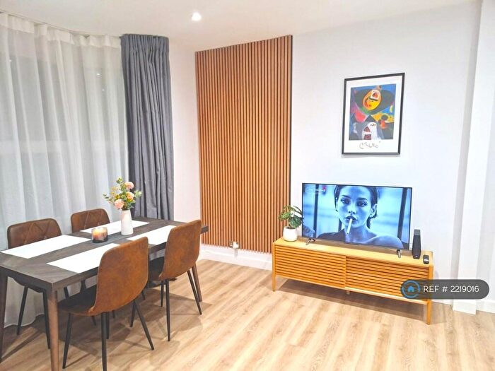 2 Bedroom Flat To Rent In Blackhorse Lane, London, E17