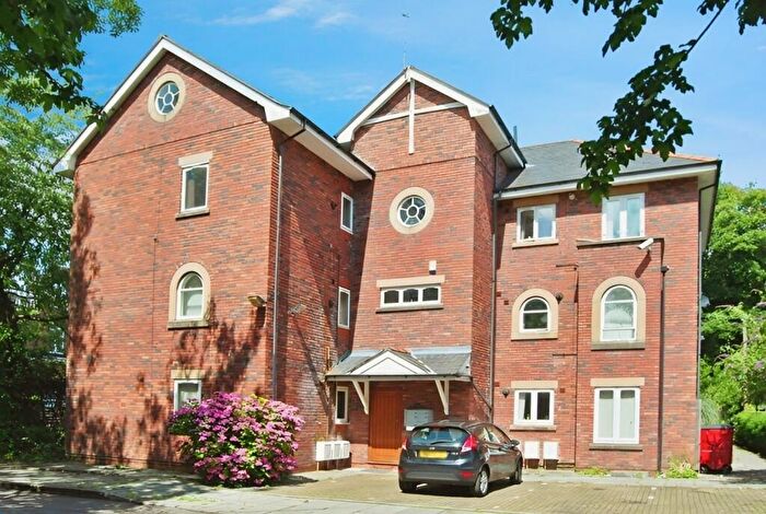 3 Bedroom Flat To Rent In Brunswick Road, Manchester, Greater Manchester, M20