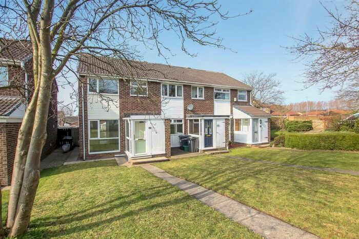 3 Bedroom Semi-Detached House To Rent In Martindale Road, Darlington, DL1