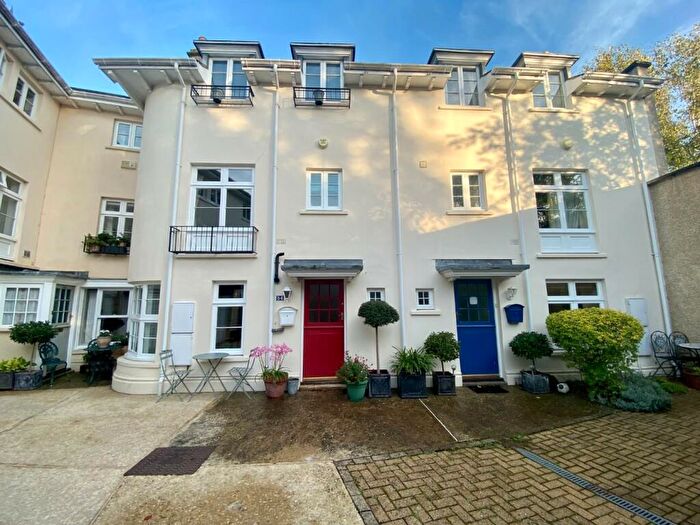 2 Bedroom House To Rent In Circus Mews, BA1
