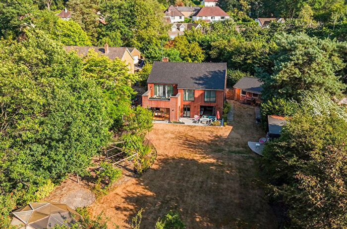 4 Bedroom Detached House For Sale In Bourne Dene, Wrecclesham, Farnham, Surrey, GU10
