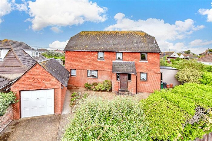 4 Bedroom Detached House For Sale In Warner Road, Selsey, Chichester, West Sussex, PO20