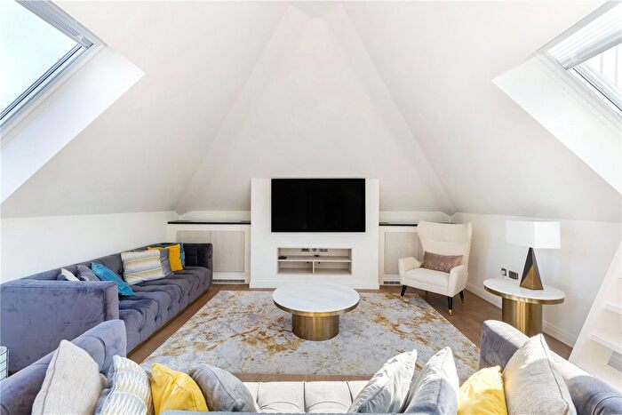 2 Bedroom Flat To Rent In Basil Mansions, Basil Street, Knightsbridge, London, SW3