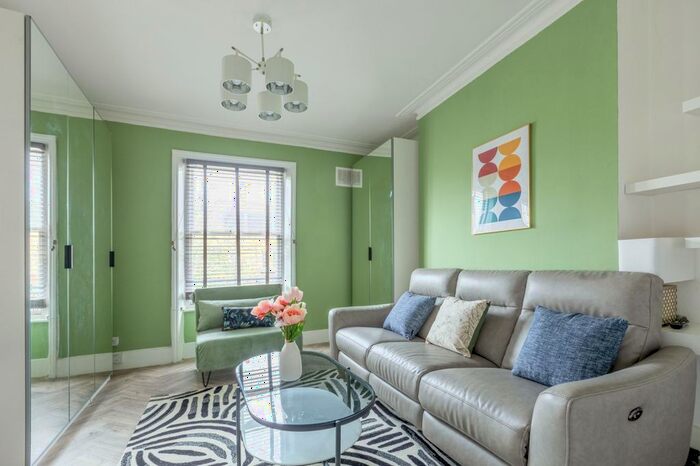 2 Bedroom Flat To Rent In Loughborough Road, London, SW9