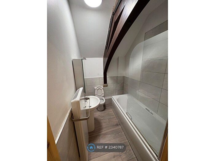 1 Bedroom Flat To Rent In Capel Moriah, Cerrigydrudion, LL21