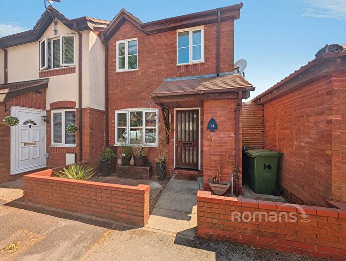 3 Bedroom End Terrace House For Sale In Blue Timbers Close, Bordon, Hampshire, GU35
