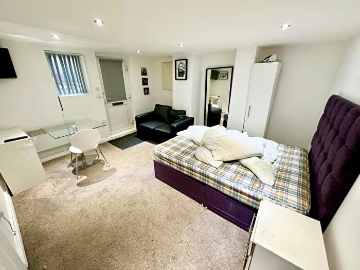 Studio To Rent In Brownhill Crescent, Leeds, LS9