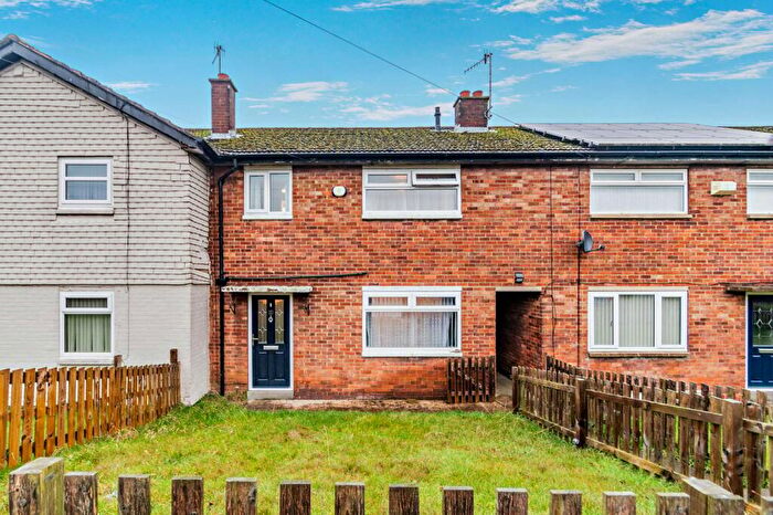 3 Bedroom Terraced House For Sale In Airedale Avenue, Bingley, BD16
