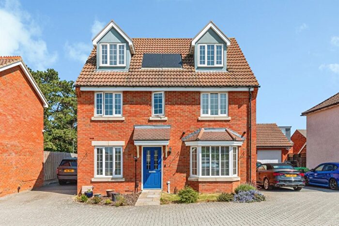5 Bedroom Detached House For Sale In Chelveston Road, Raunds, NN9