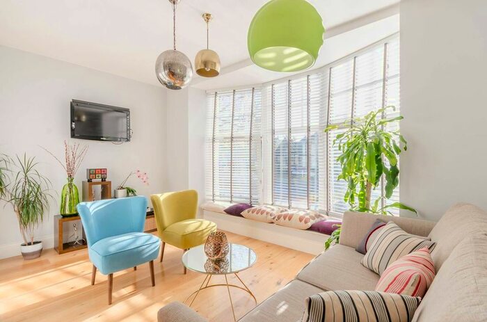 2 Bedroom Flat To Rent In West Hill, West Hill, London, SW15