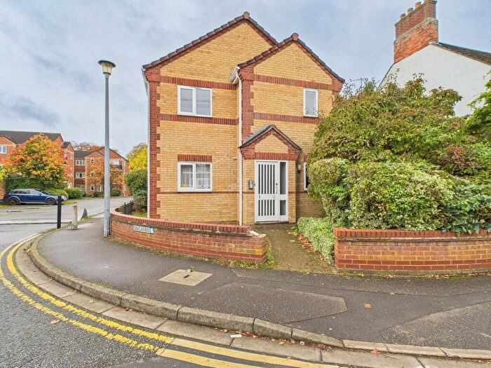 2 Bedroom Apartment For Sale In Oaklands, Peterborough, PE1