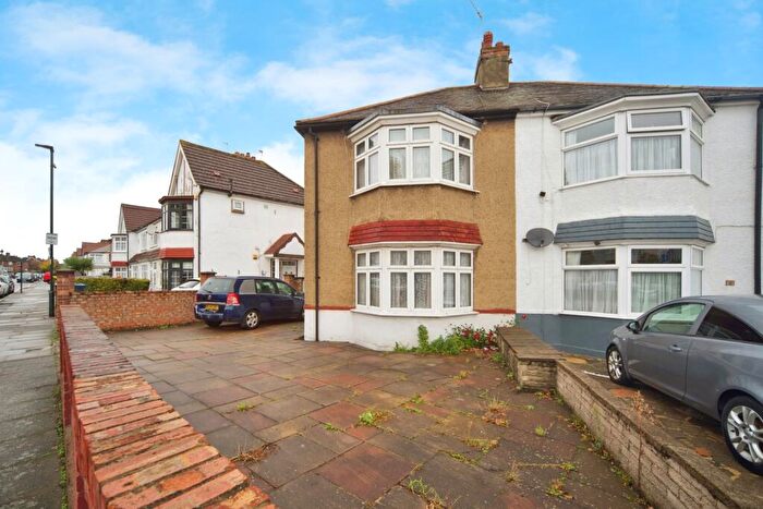 2 Bedroom Semi Detached House For Sale In Amersham Avenue, London, N18