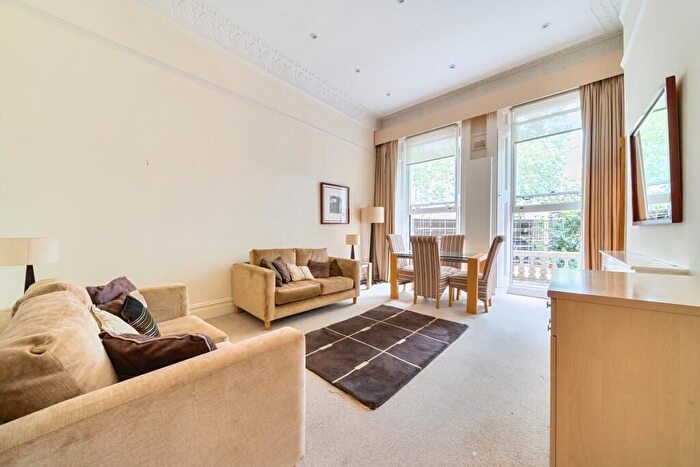 2 Bedroom Flat To Rent In Ashburn Gardens, London, SW7