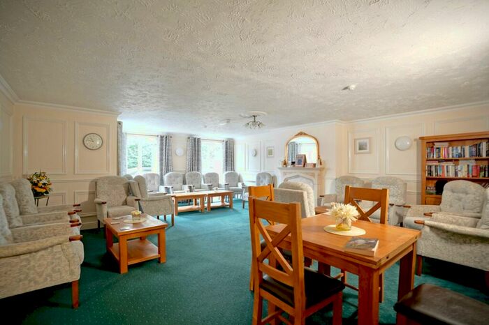 1 Bedroom Apartment For Sale In George Street, Huntingdon, PE29