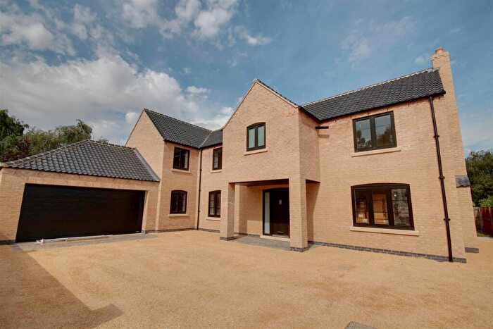 5 Bedroom Detached House For Sale In West End Farm Close, South Cave, HU15