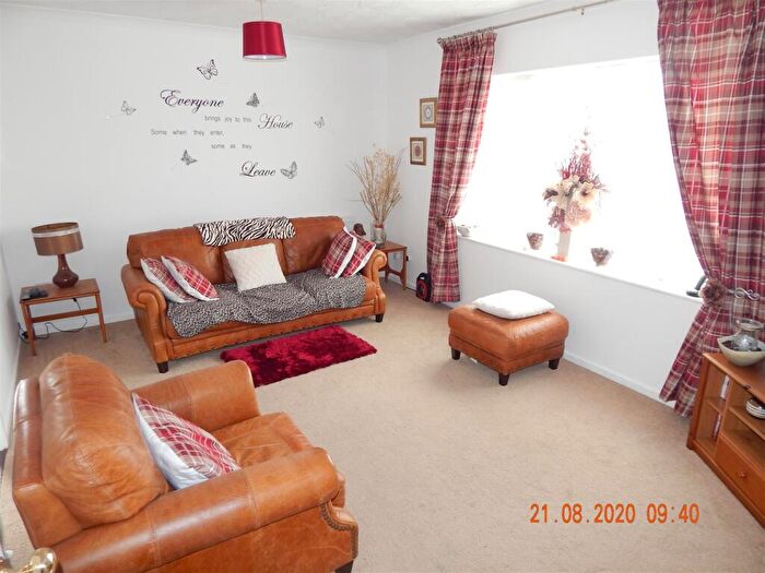 2 Bedroom Bungalow To Rent In Forest View, Redditch, B97