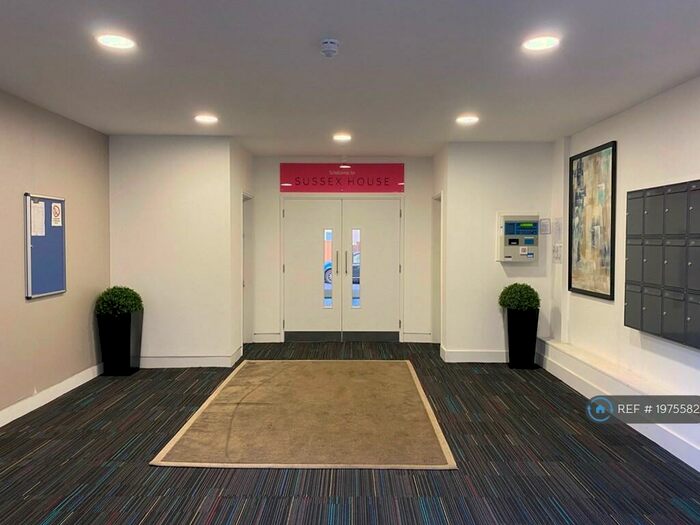 2 Bedroom Flat To Rent In Sussex House, Reading, RG1