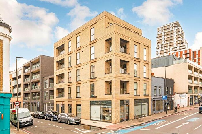 1 Bedroom Flat To Rent In Chatfield Road, Battersea, SW11