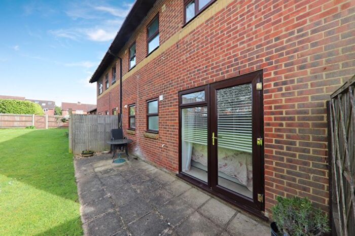 1 Bedroom Flat For Sale In Cherwell Close, Croxley Green, WD3
