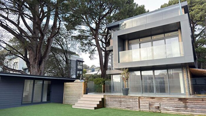 5 Bedroom Detached House For Sale In Minterne Road, Evening Hill, BH14