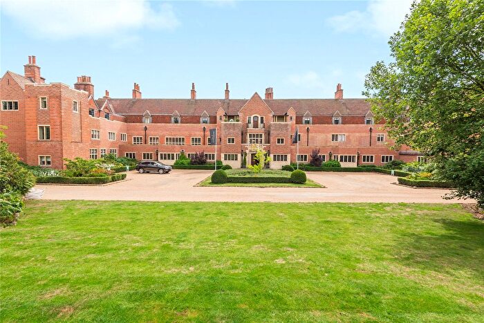 1 Bedroom Flat For Sale In King Edward Vii Apartments, Kings Drive, Midhurst, West Sussex, GU29