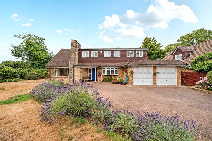 5 Bedroom Detached House For Sale In Green Lane, Burnham, Buckinghamshire, SL1
