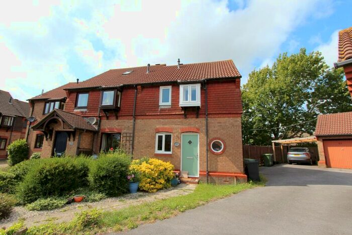 2 Bedroom End Of Terrace House To Rent In Pegasus Close, Hamble, Southampton, SO31